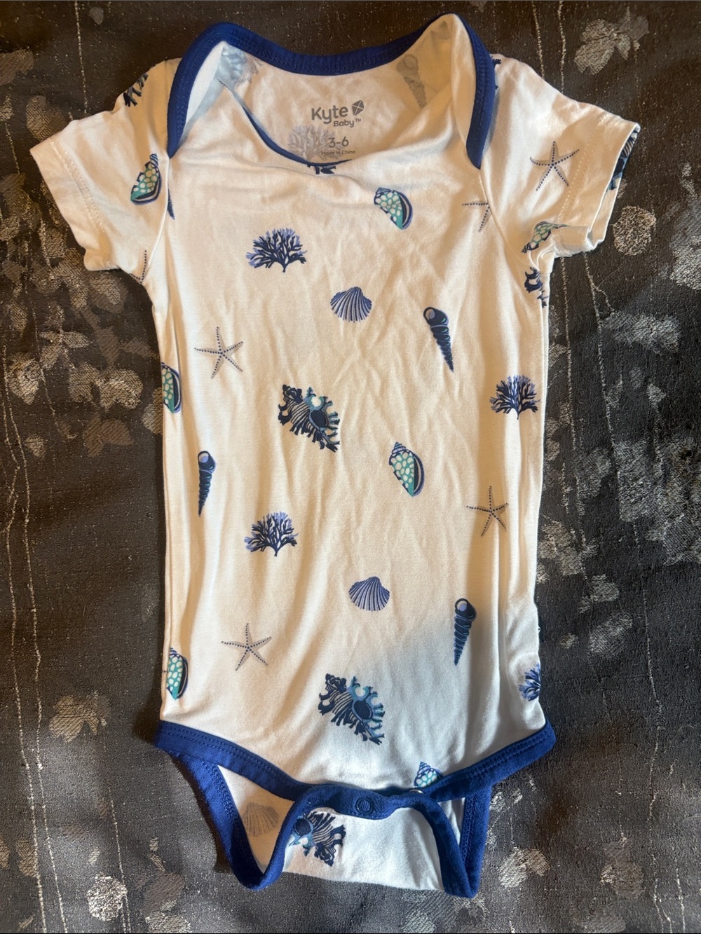 Kyte BABY Shell Bodysuit & Matching Bummies. Like New. Size 3-6 mos. Unisex.